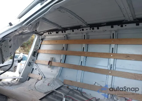 2019 Chevrolet Express 2500 Work Van z USA, uszkodzony, nr VIN 1GCWGAFG6K1232177